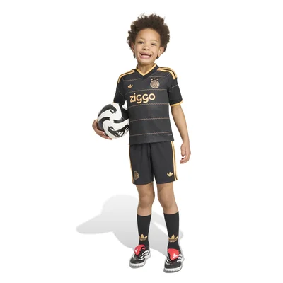 Ajax minikit uit 2026/2027, zwart met goudoranje